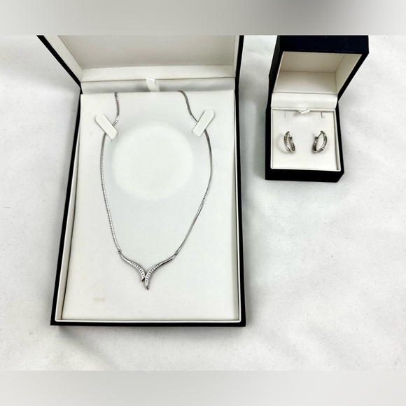 Ersten Jones diamond earrings *matching necklace available* white gold diamonds - Picture 5 of 8